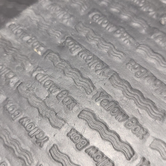 Yellow Box Mellow Mat flip flops - Picture 5 of 6